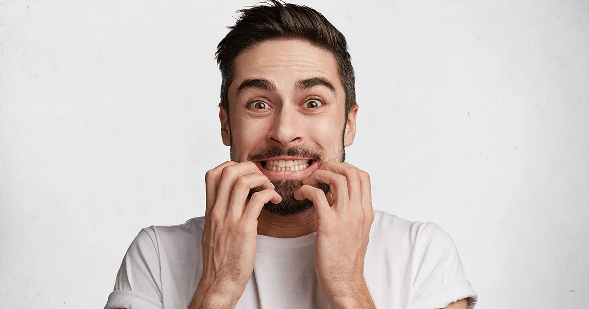 تأثیر دندان ‌قروچه بر دوام ایمپلنت دندان