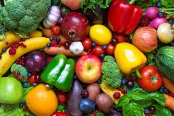 میوه ها و سبزیجات خام و ترد برای سلامت دهان